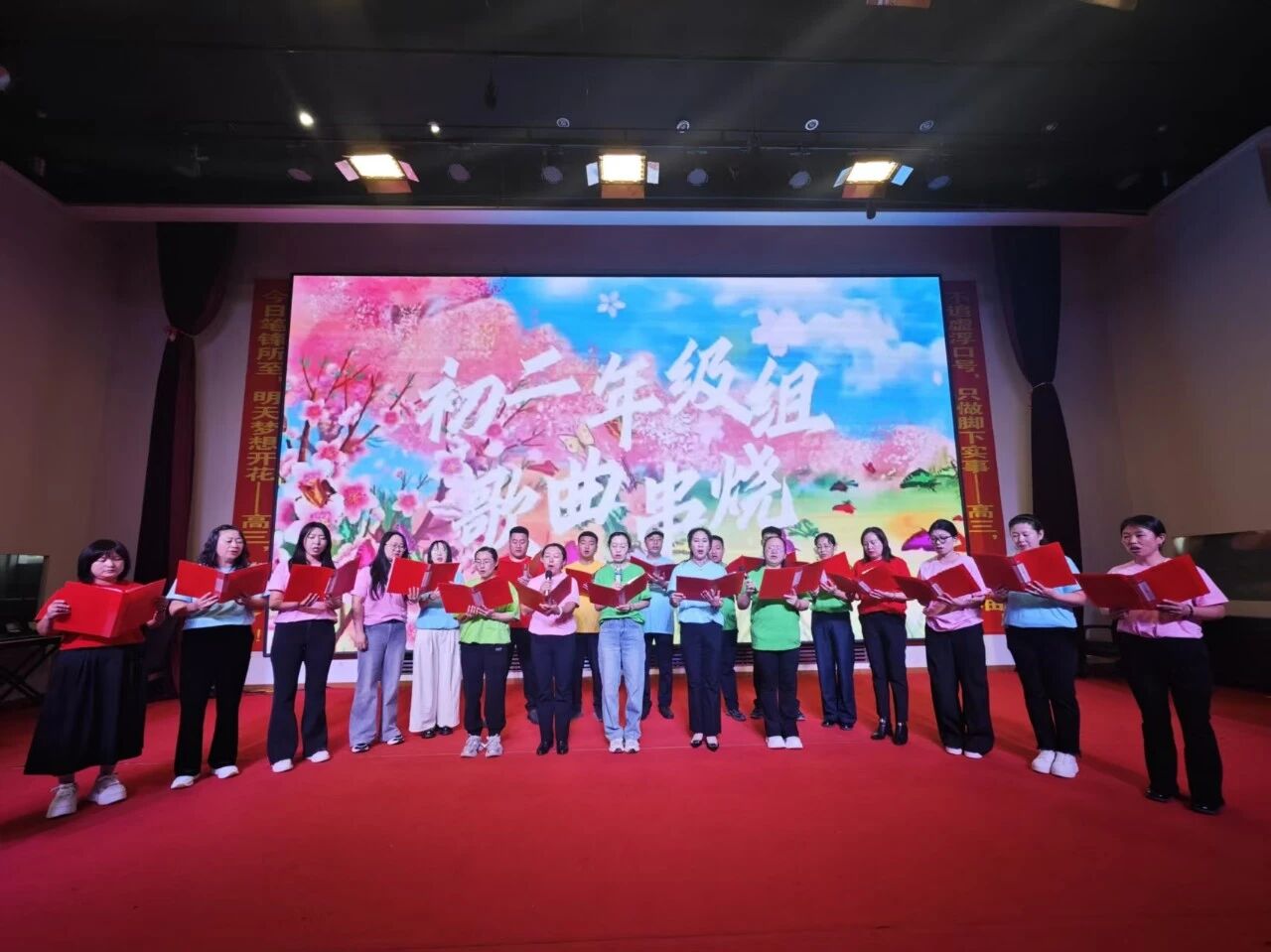 仪式感拉满！看这两所校园最美师恩图景